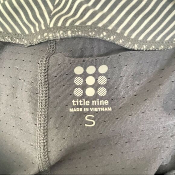 Title Nine Striped Poly Spandex Blend Buttah Skort Small #CC - Picture 4 of 9